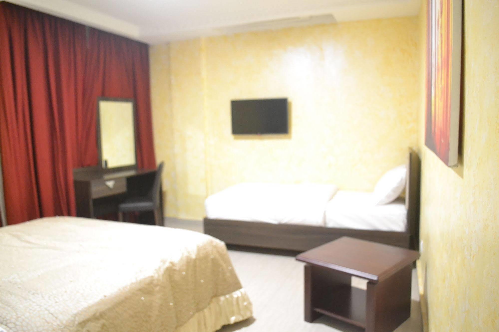 Noubou International Hotel Duala Zewnętrze zdjęcie