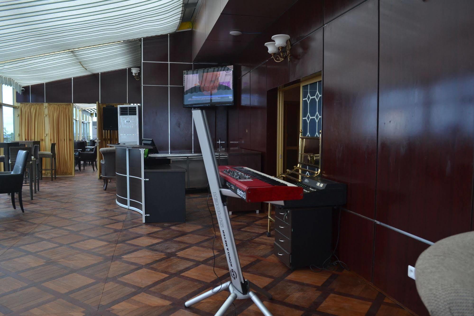 Noubou International Hotel Duala Zewnętrze zdjęcie
