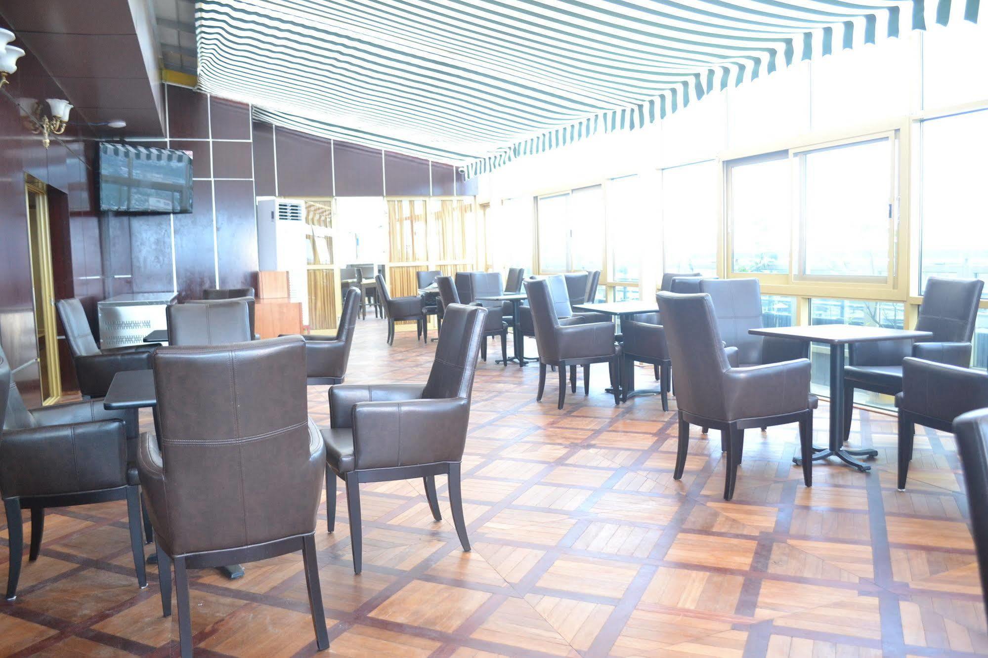 Noubou International Hotel Duala Zewnętrze zdjęcie