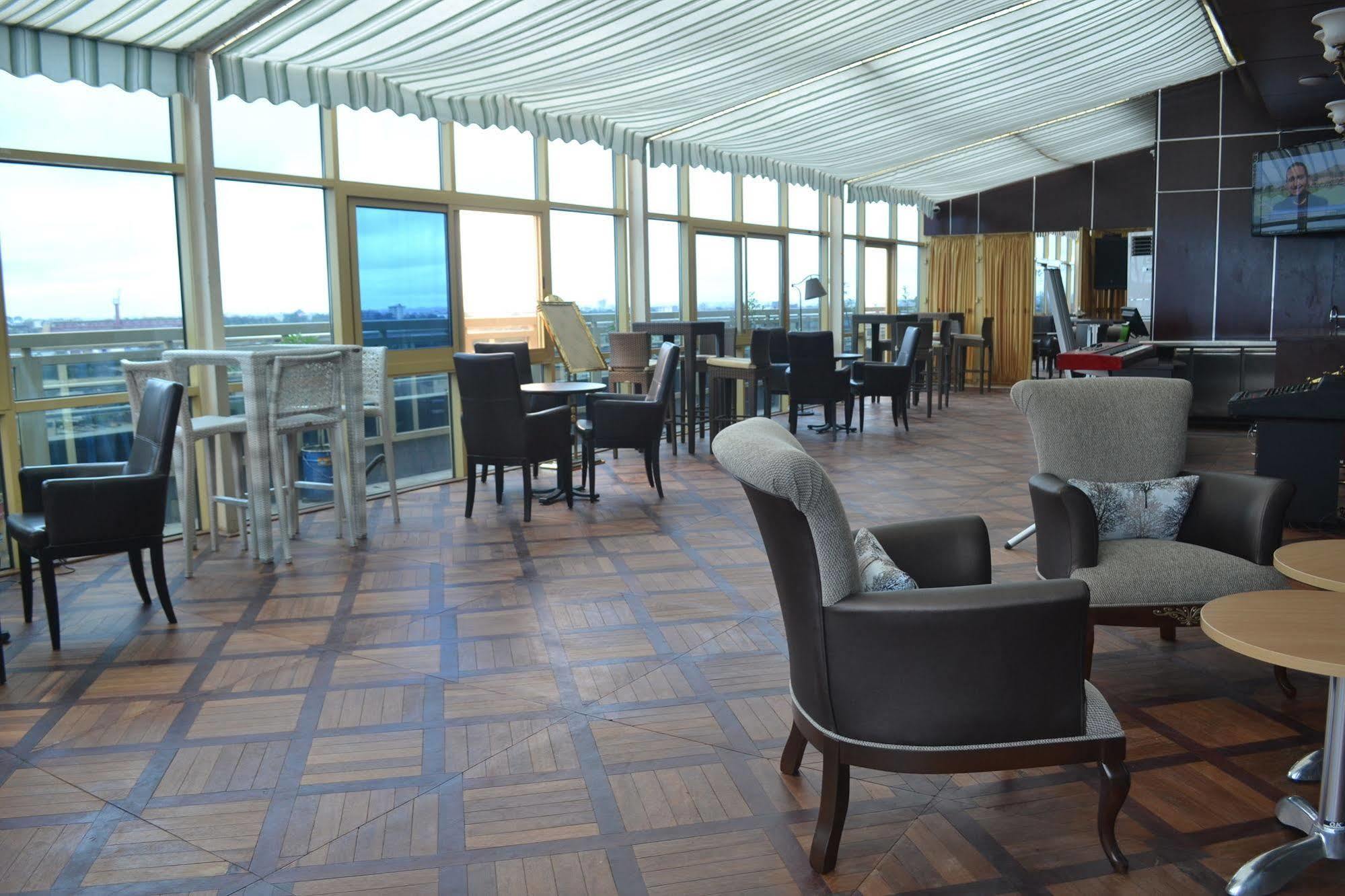 Noubou International Hotel Duala Zewnętrze zdjęcie