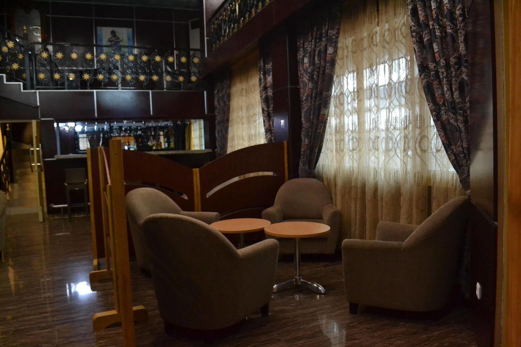Noubou International Hotel Duala Zewnętrze zdjęcie