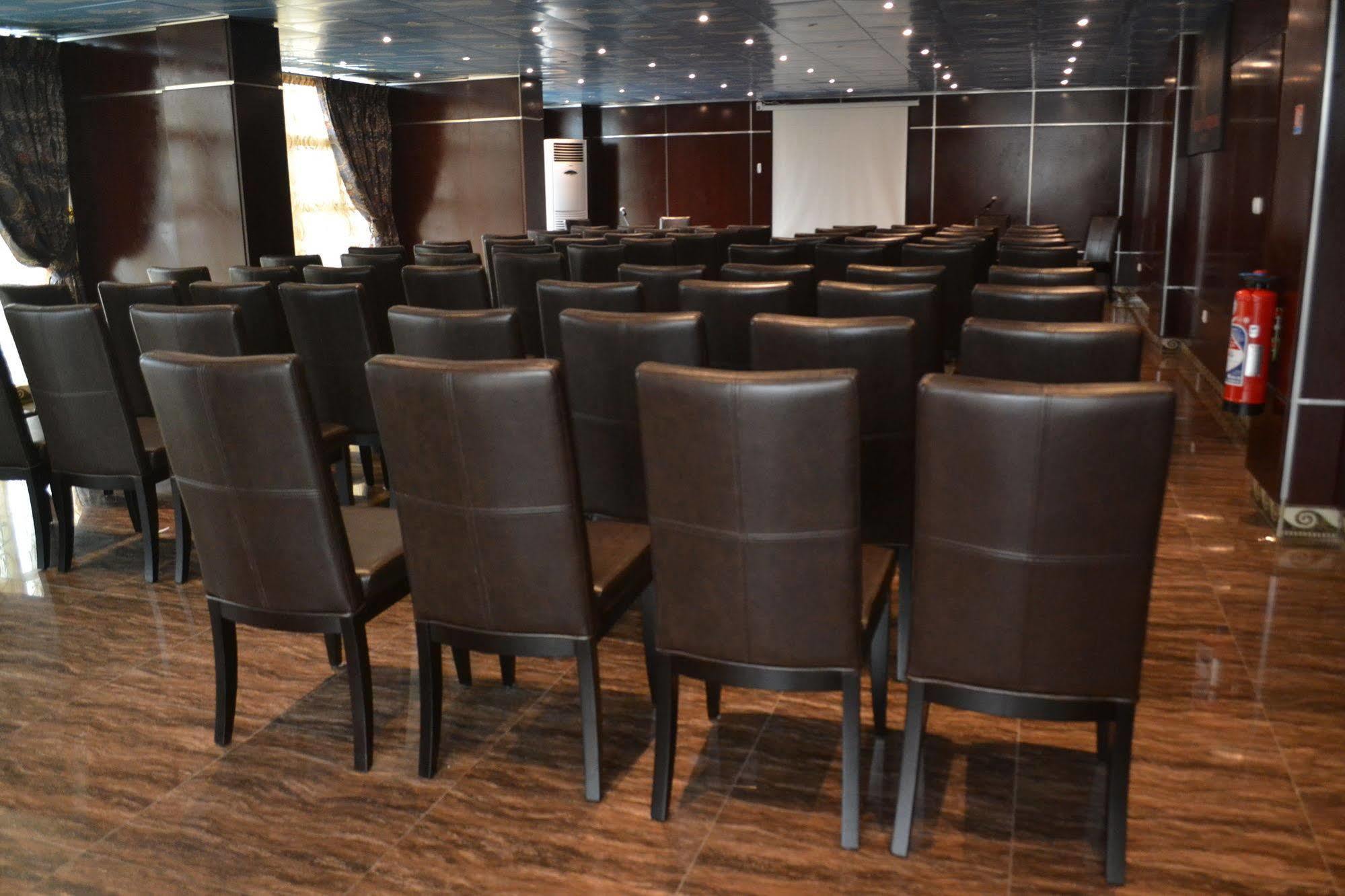 Noubou International Hotel Duala Zewnętrze zdjęcie