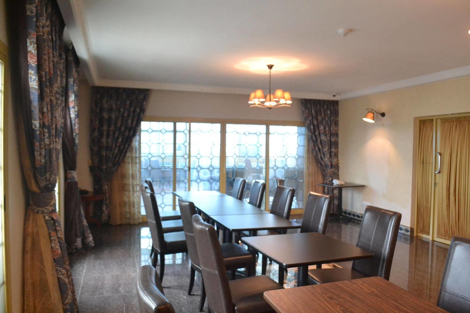 Noubou International Hotel Duala Zewnętrze zdjęcie