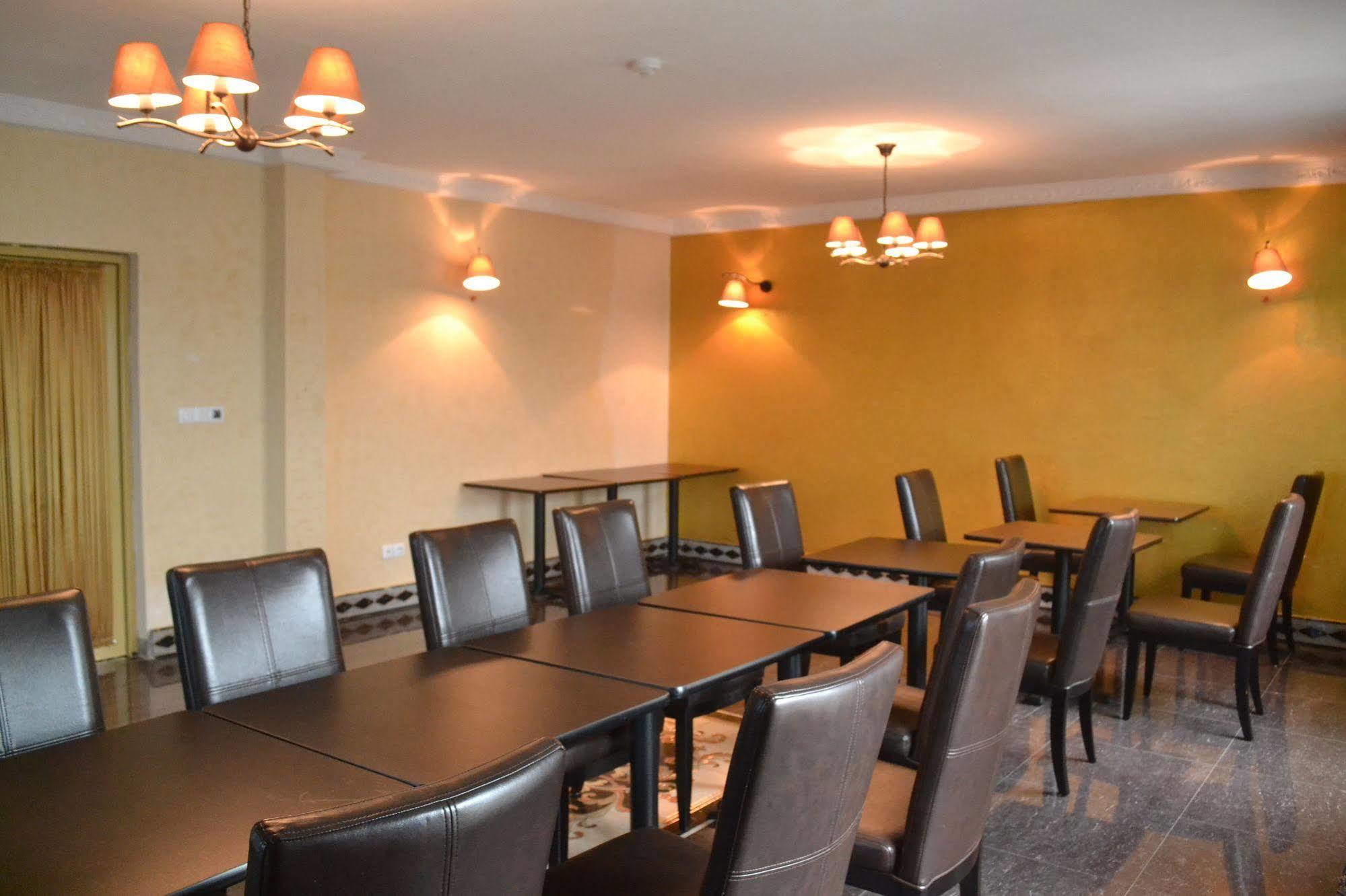 Noubou International Hotel Duala Zewnętrze zdjęcie